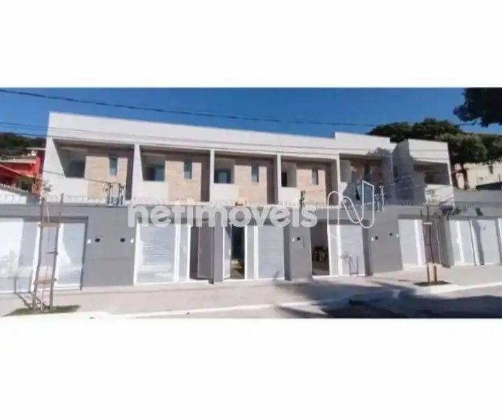 Casa Geminada no Planalto com Entrada Individual - 2 Quartos e 2 Suítes!
