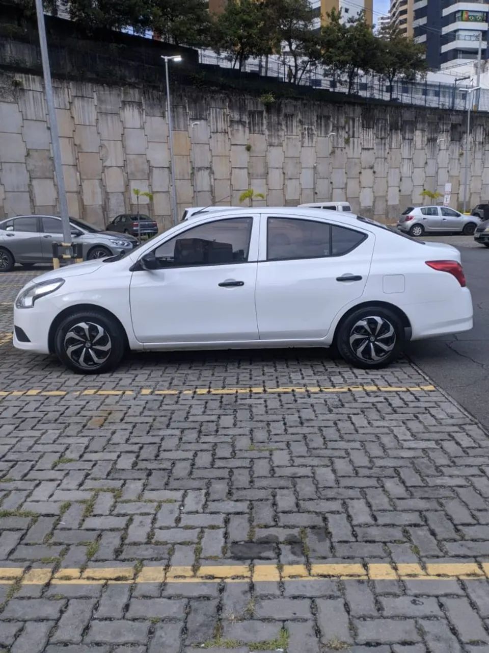 Nissan Versa 2021