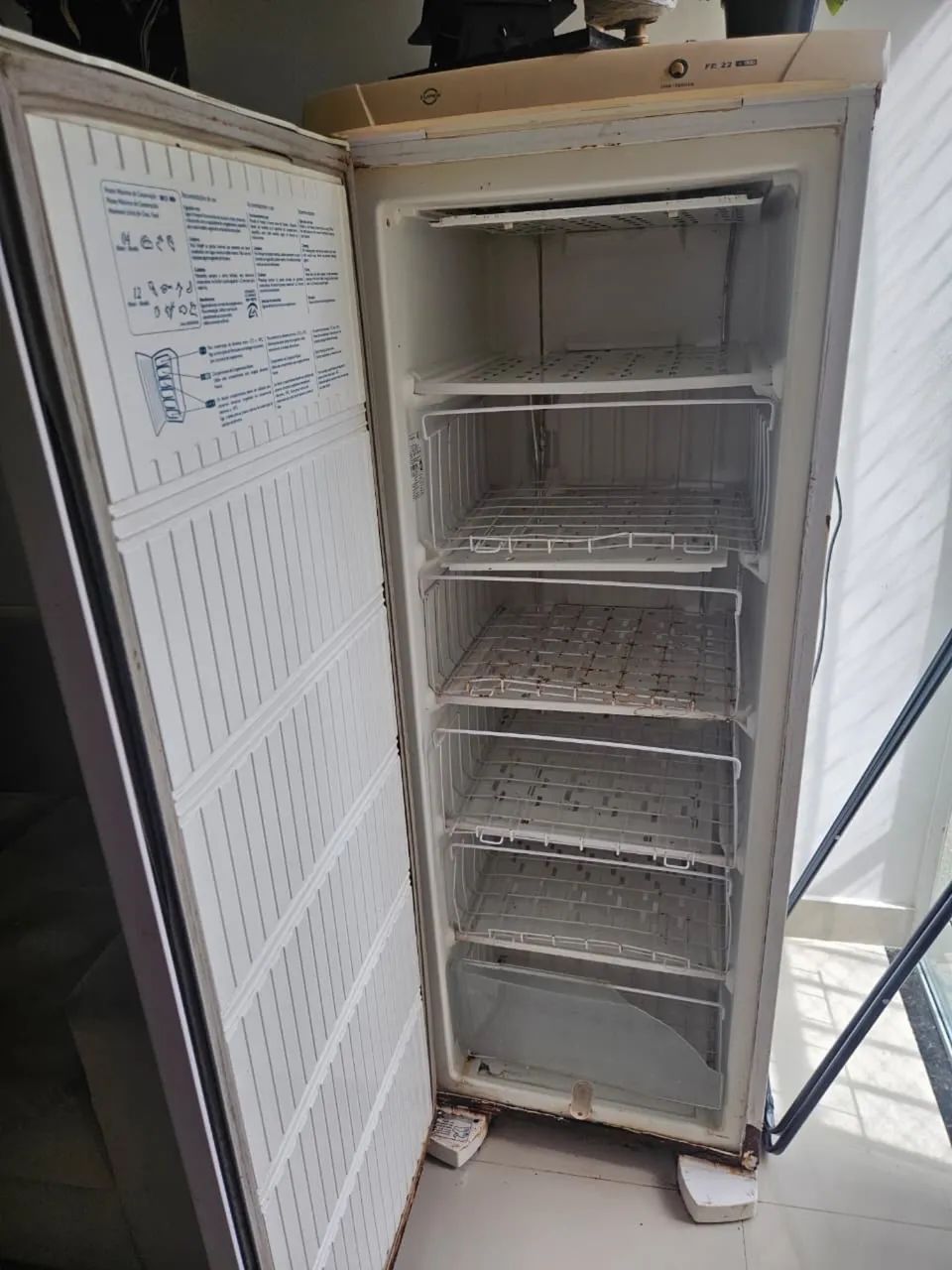 Freezer Vertical Eletrolux  - Foto 2