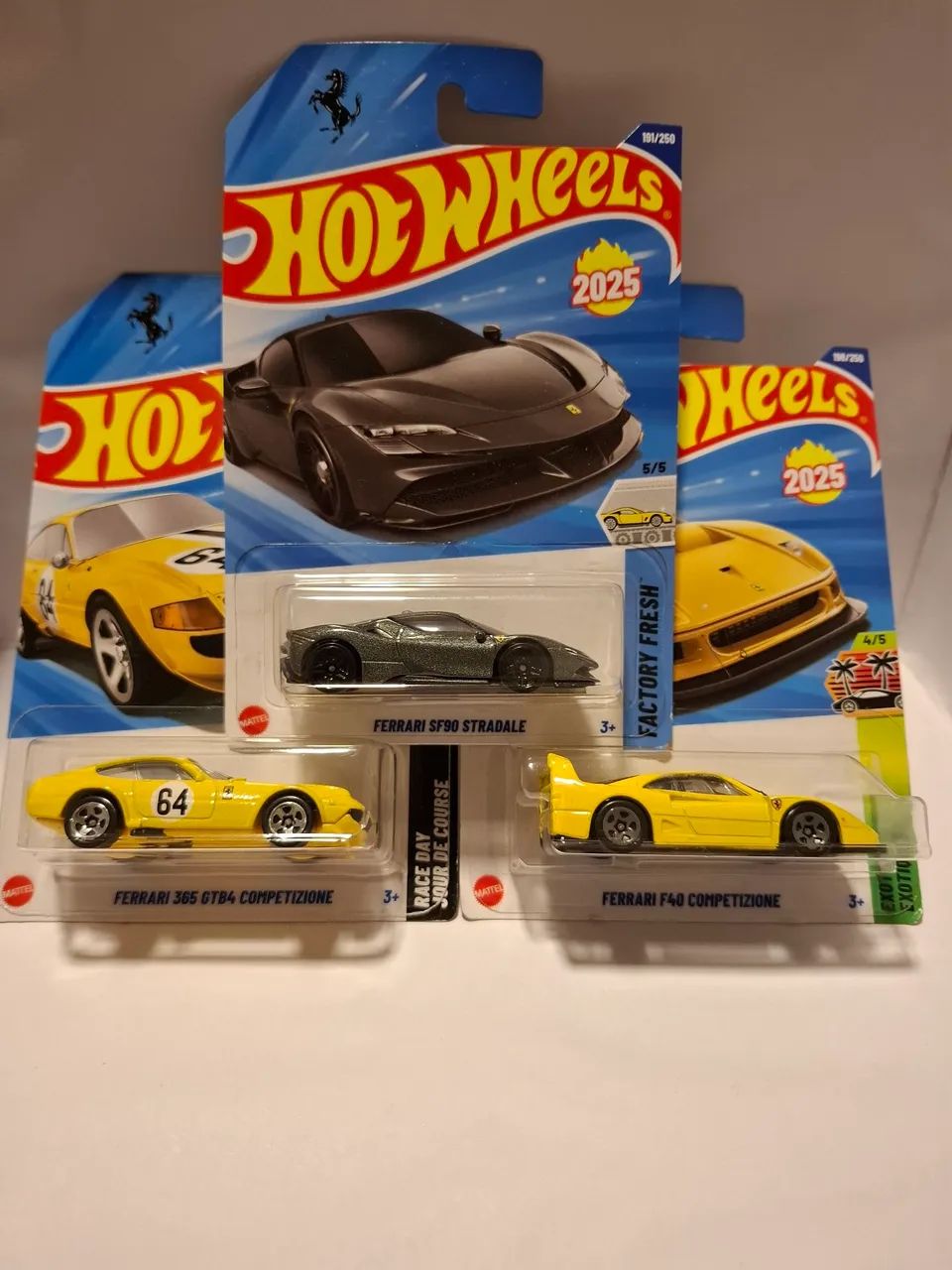 Kit 3 Hot wheels Ferrari's