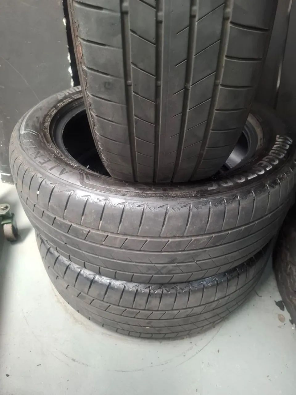 PNEU BRIDEGESTONE ALENZA NA MEDIDA 225/55 R18 - Foto 2