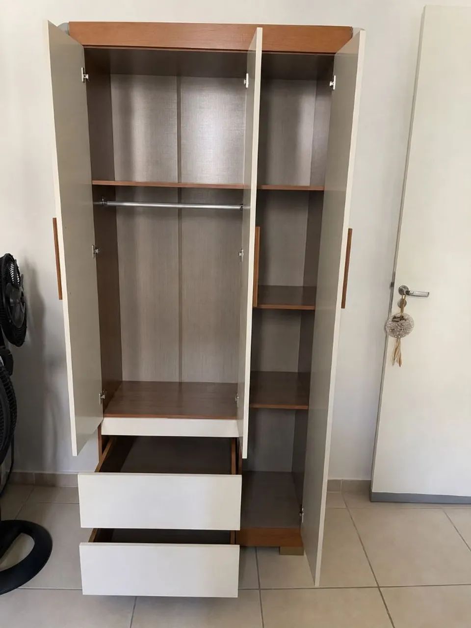 Vendo guarda-roupa solteiro  - Foto 2