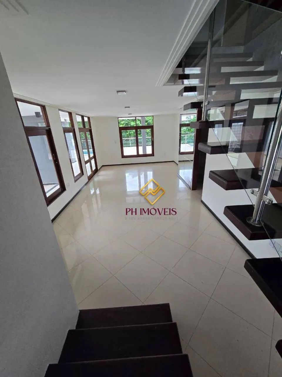 Casa Duplex com Ampla Área Externa e 5 dormitórios - 480m² - Foto 2
