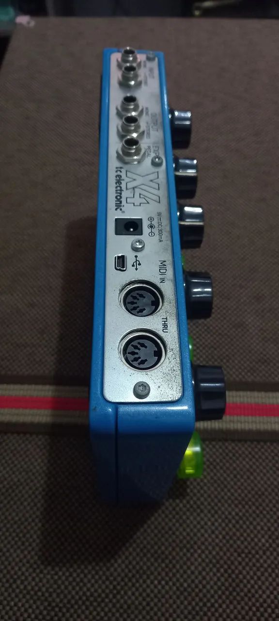 tc electronic【FLASHBACK X4】ディレイ＆ルーパーUSED Pedal TC Electronic Flashback X4 Delay & Looper - Instrumentos