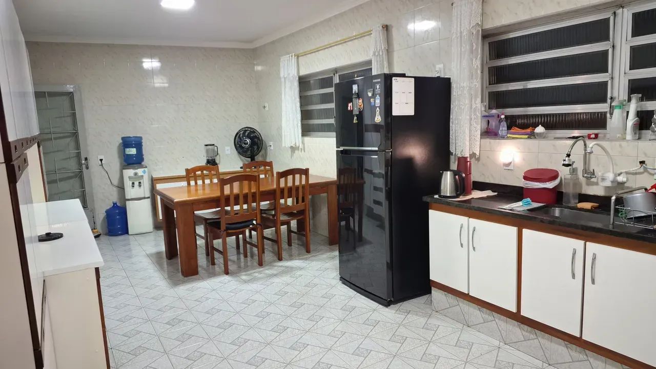 Prédio Comercial / Residencial - 2 Residencias e 2 Salões Comerciais com Pé Direito alto. - Foto 4