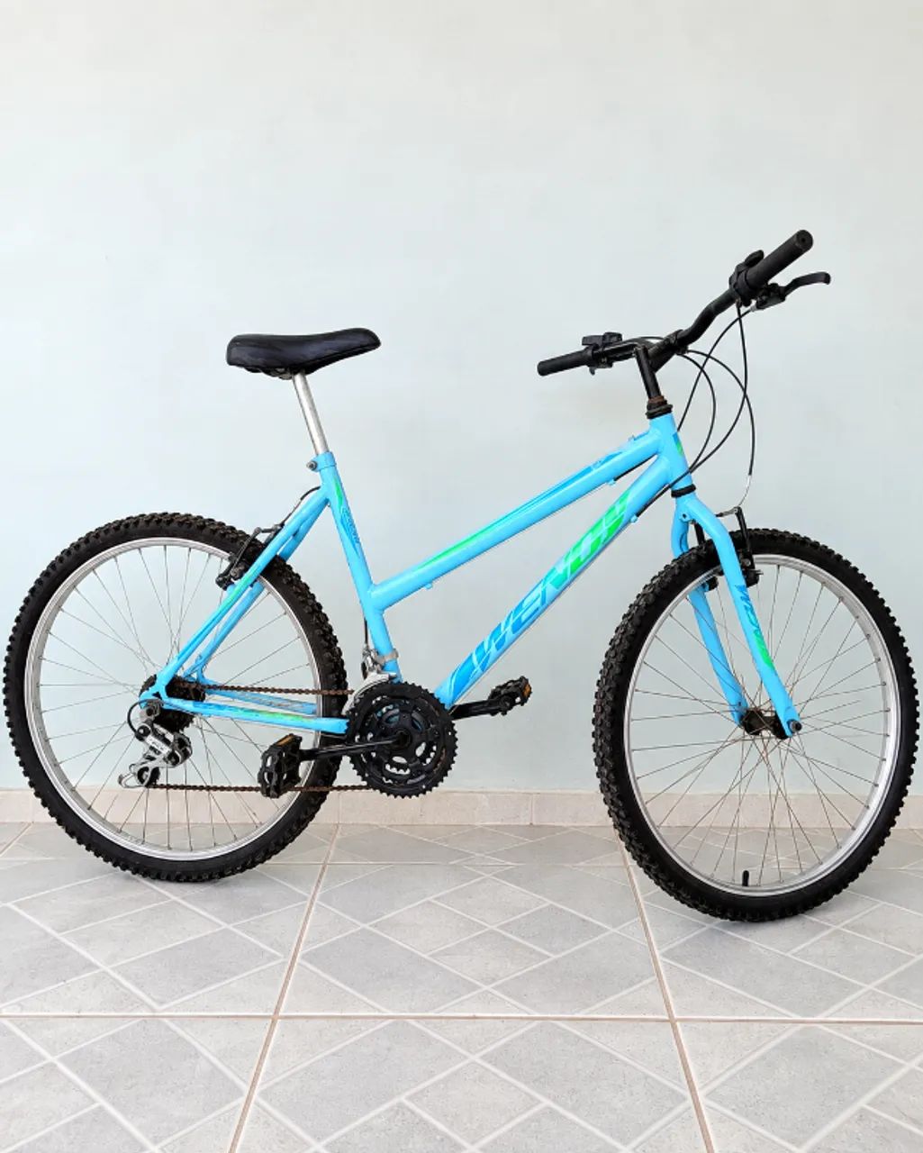 Bicicleta Aro 26 com Marchas - Ótimo Estado - Foto 2