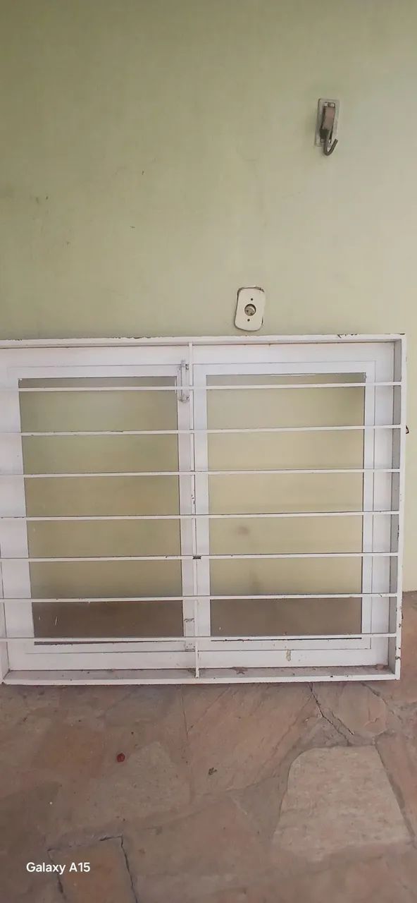 Vendo Janela com vidro 