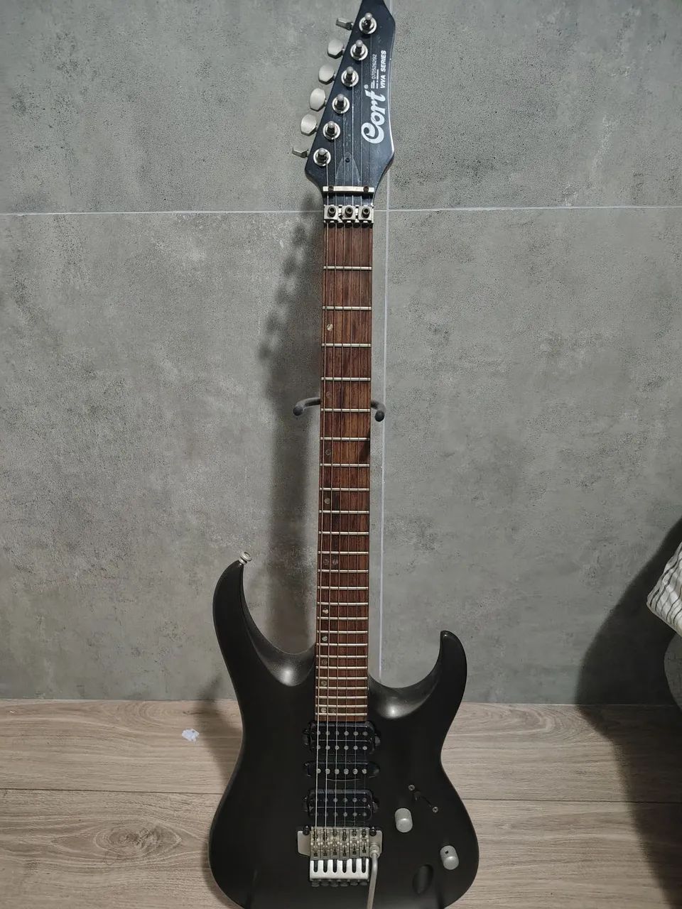 Guitarra Cort Floyd Rose - Foto 2