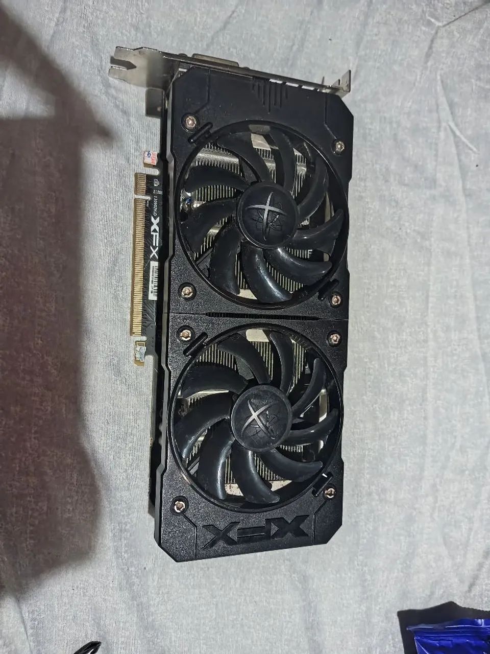 Placa de Video XFX RX 290 4GB ( com defeito )
