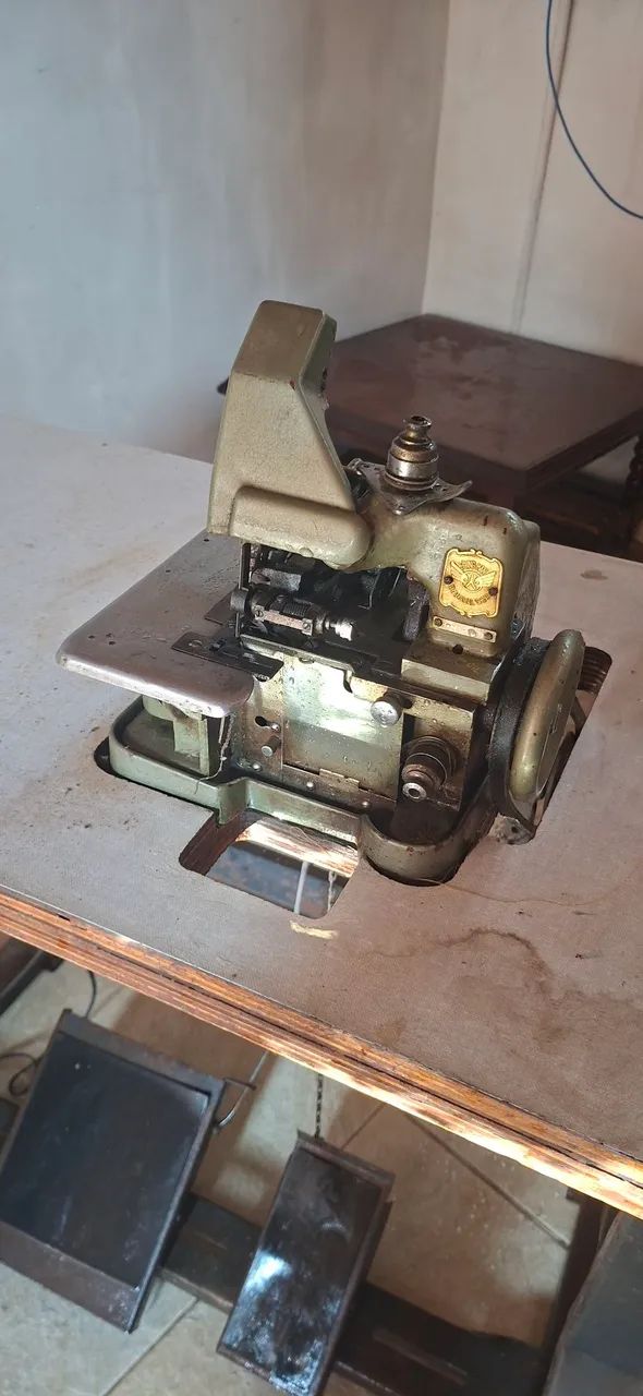 Máquina de Overlock (ótimo estado) - Foto 2