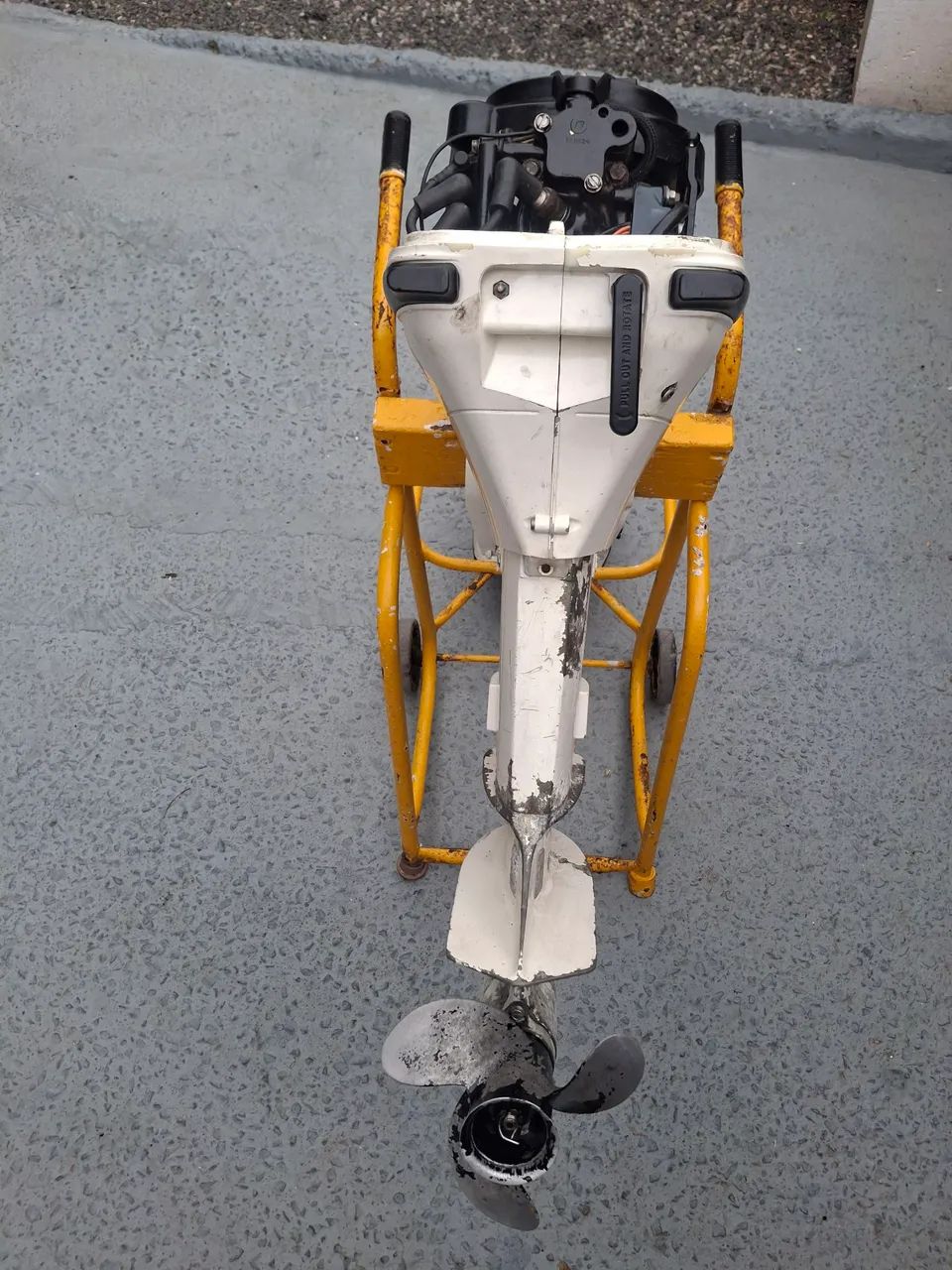 Motor Jhonson 15HP pra retirada de peças - Foto 5