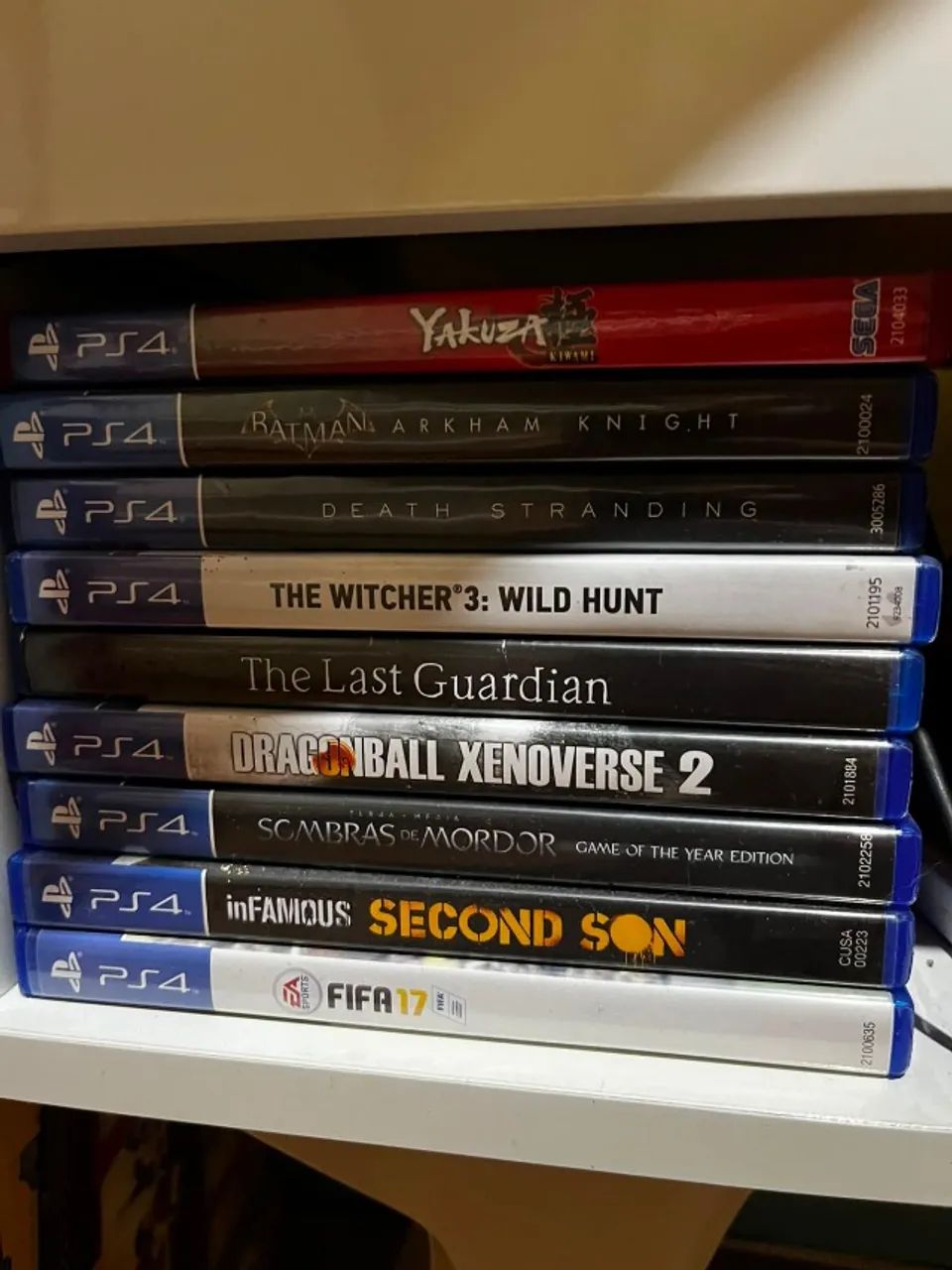 ps4 com jogos dualshock e cabos - Foto 2