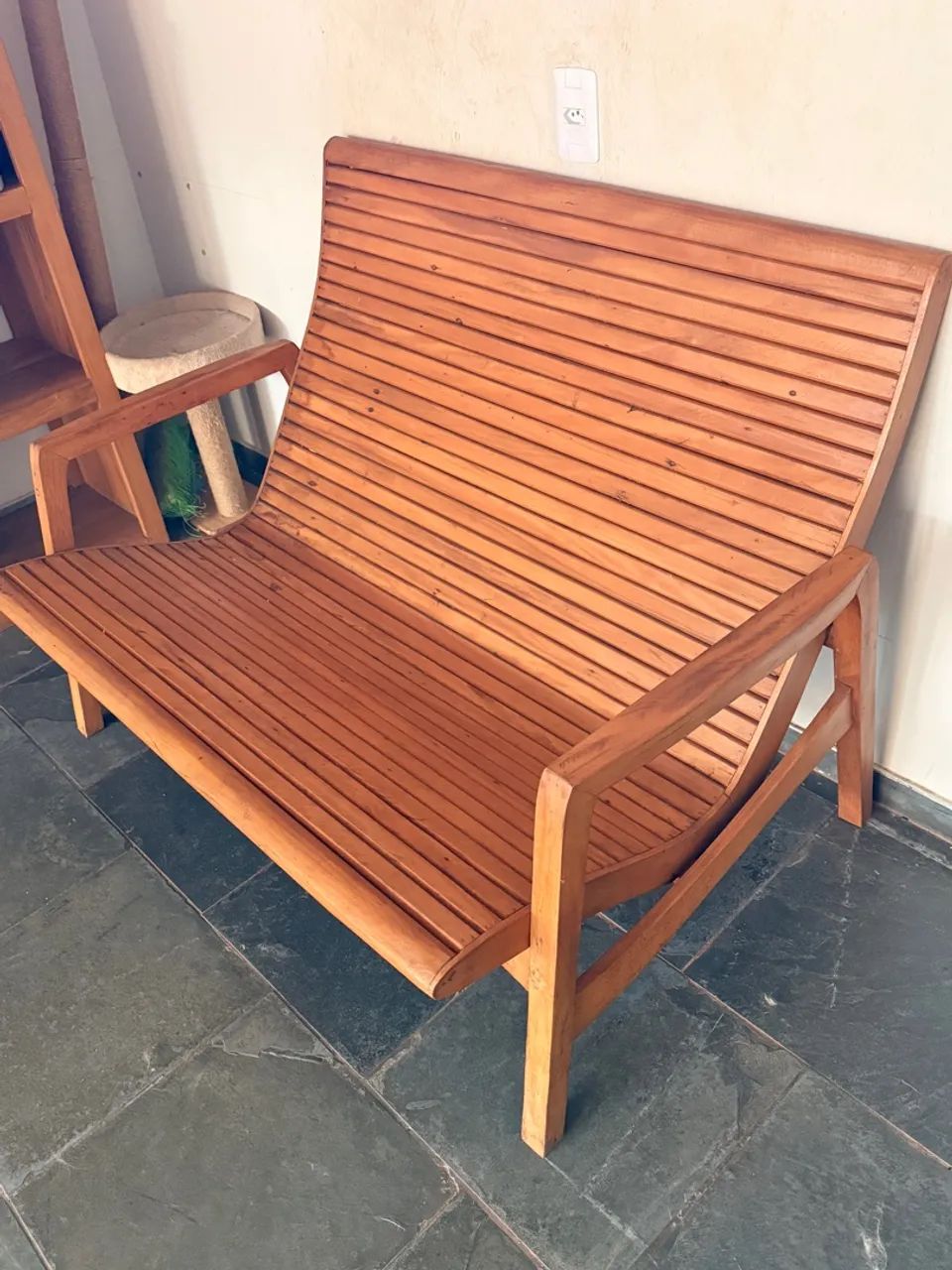 Vendo banco de madeira maciça! - Foto 2