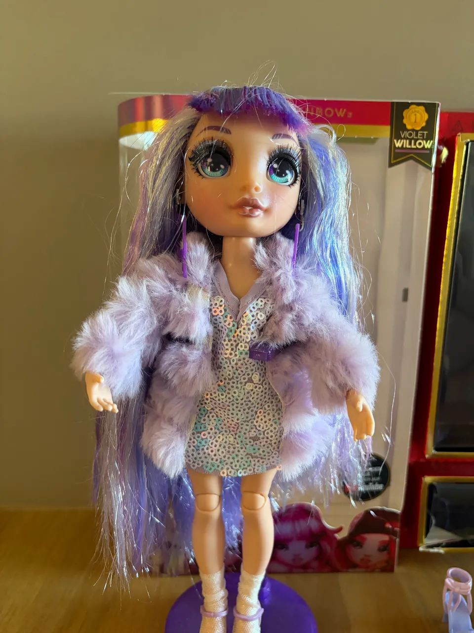 Boneca Rainbow High Violet. Apenas retirada da caixa.  - Foto 2