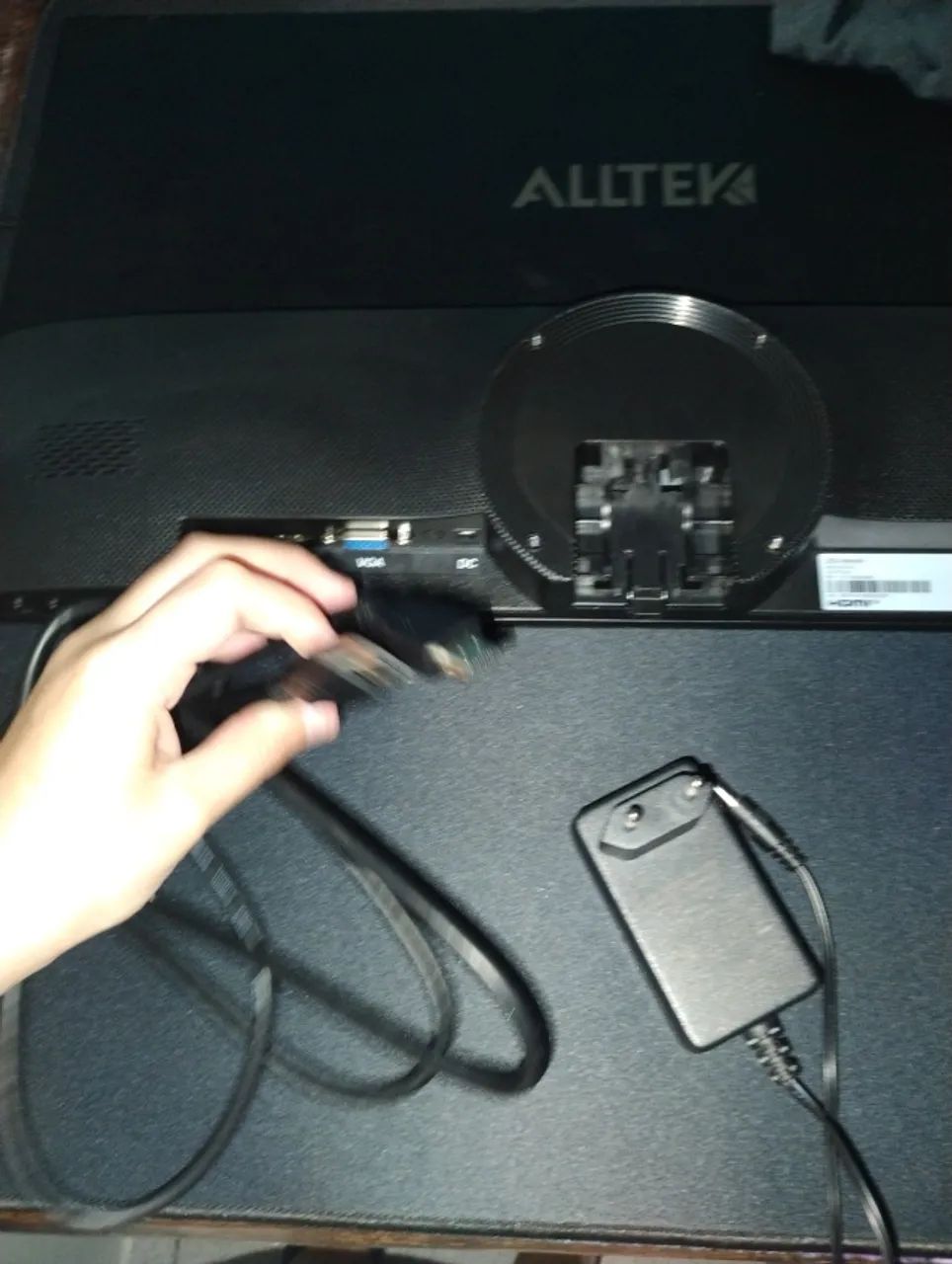 Monitor possui HDMI e DC e o pezinho  - Foto 4