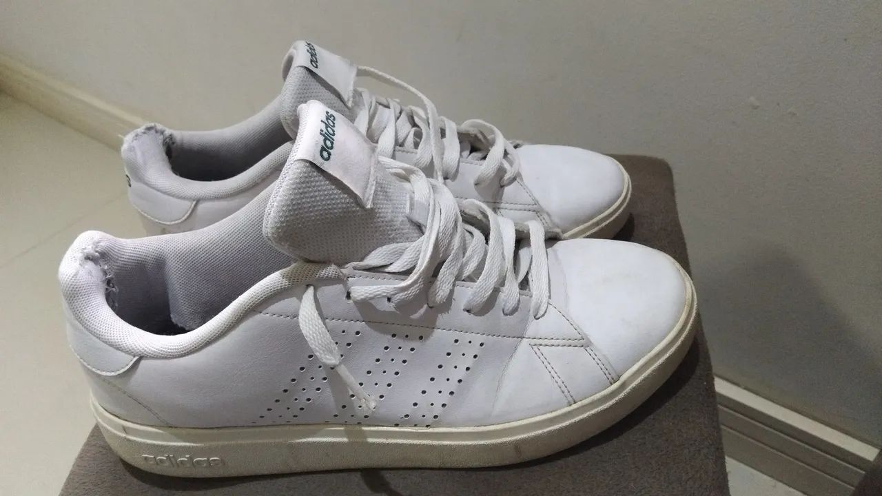 Tênis Adidas número 40