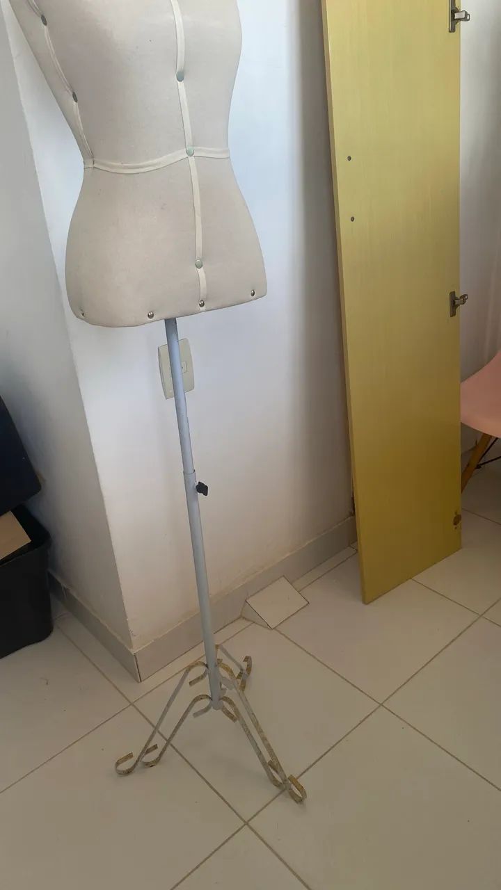 Manequim busto com pedestal  - Foto 3