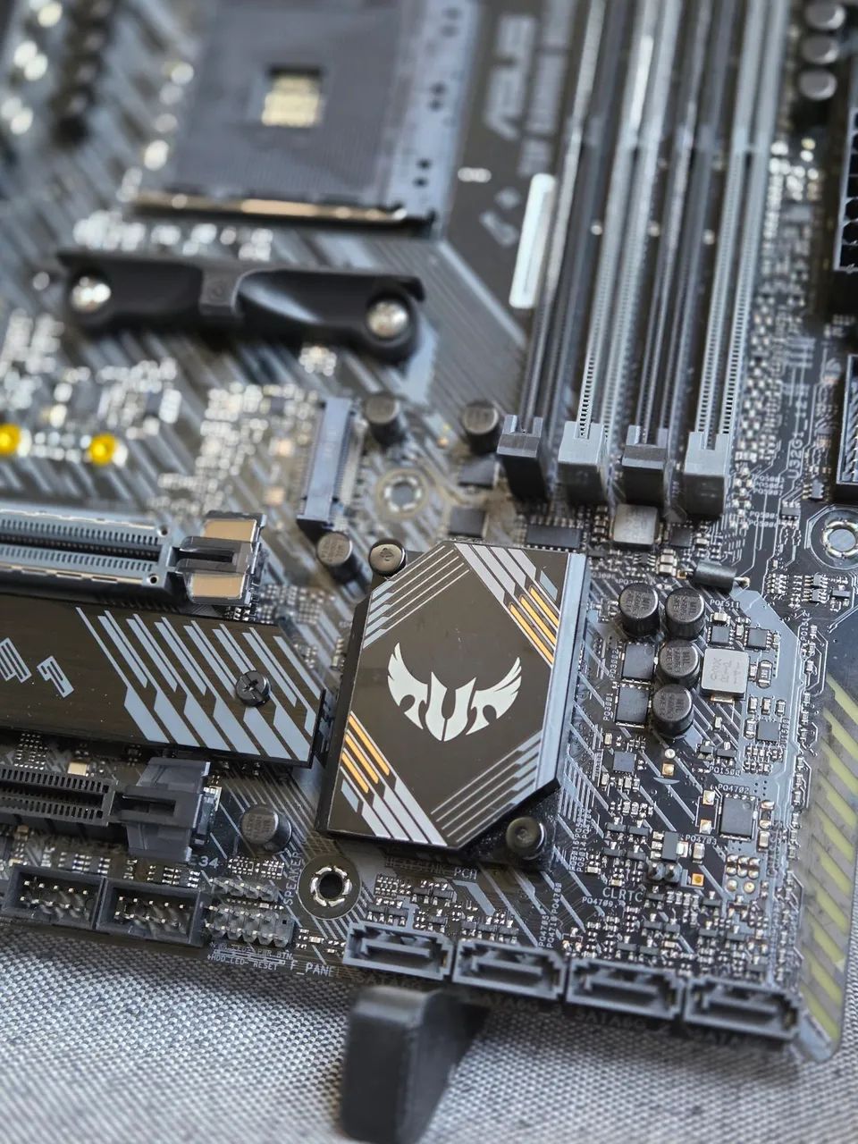 Placa mãe Asus Tuf B550M-Plus - Foto 3