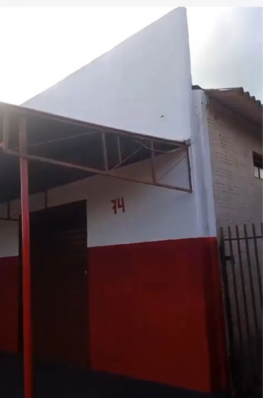 Alugo ou Vendo casa com excelente Salão Comercial  - Foto 2