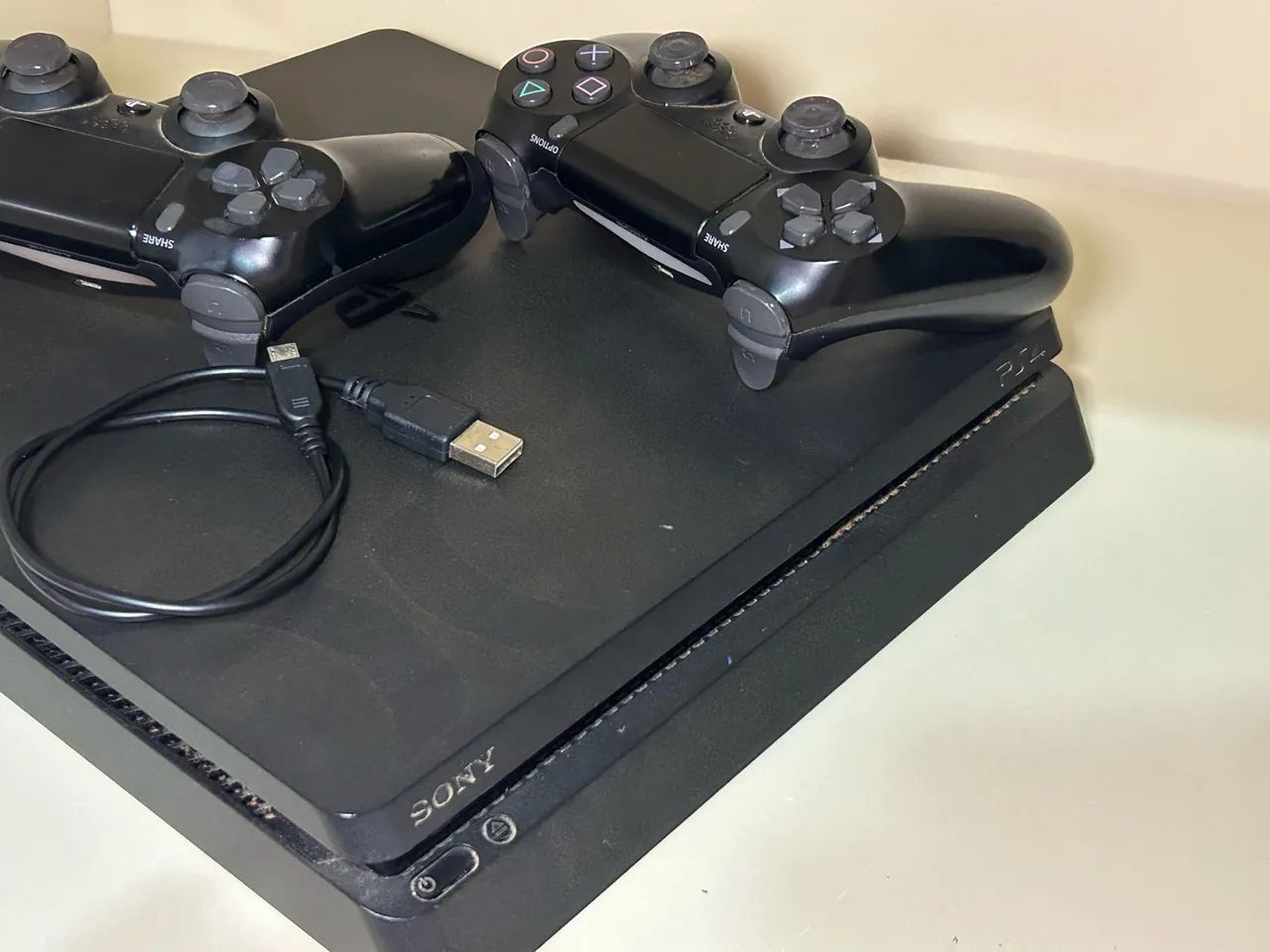 Ps4 slim 1T  - Foto 2