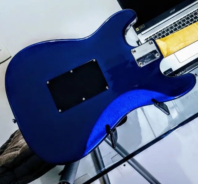 Guitarra Strat Custom com HardCase - Foto 4