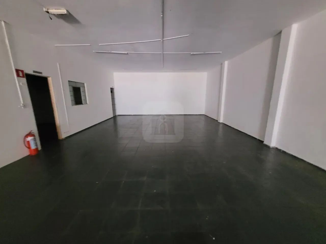 Loja comercial para locação no bairro Martins - Foto 5