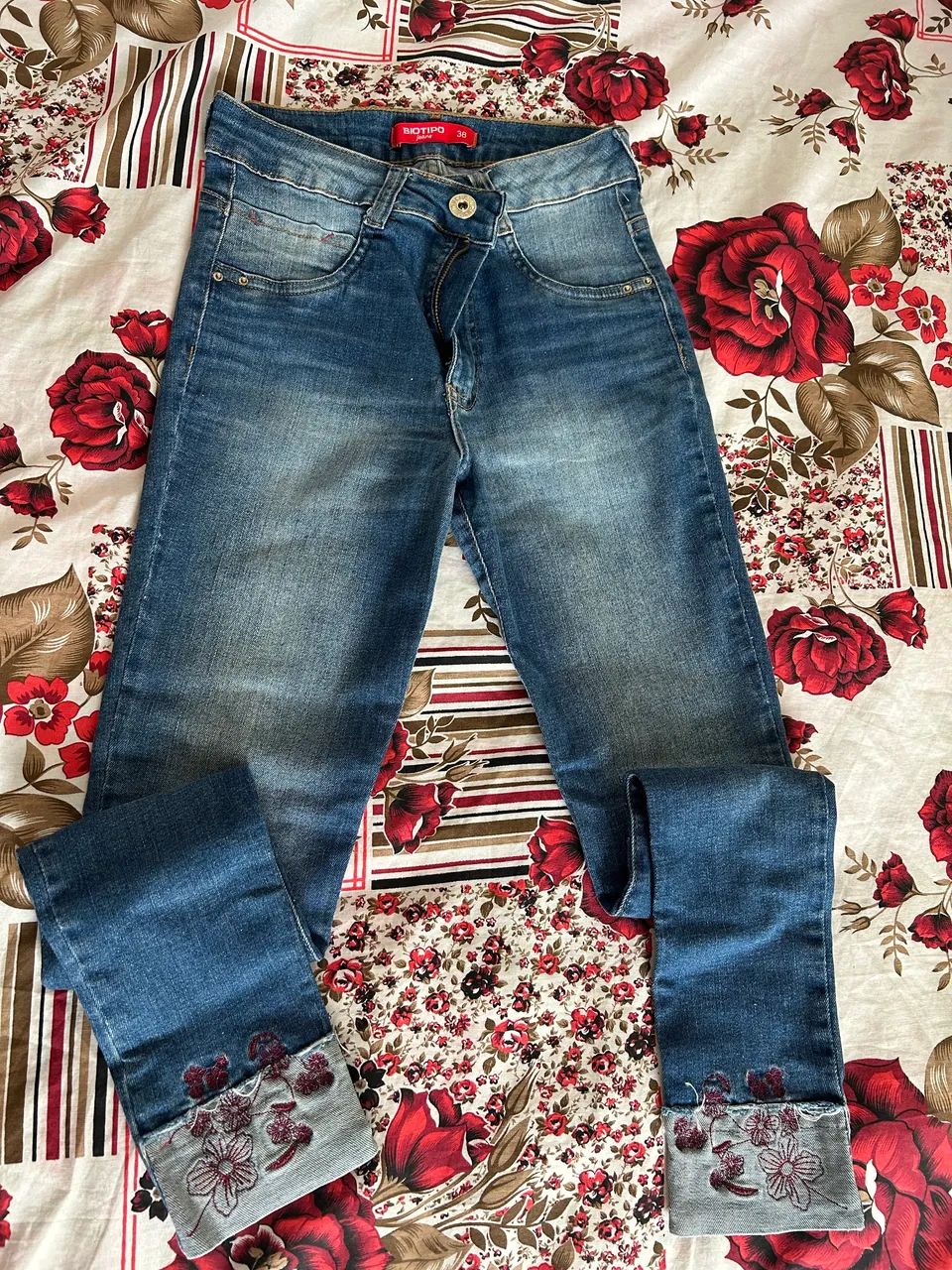 Calça jeans tipo skinny Biotipo