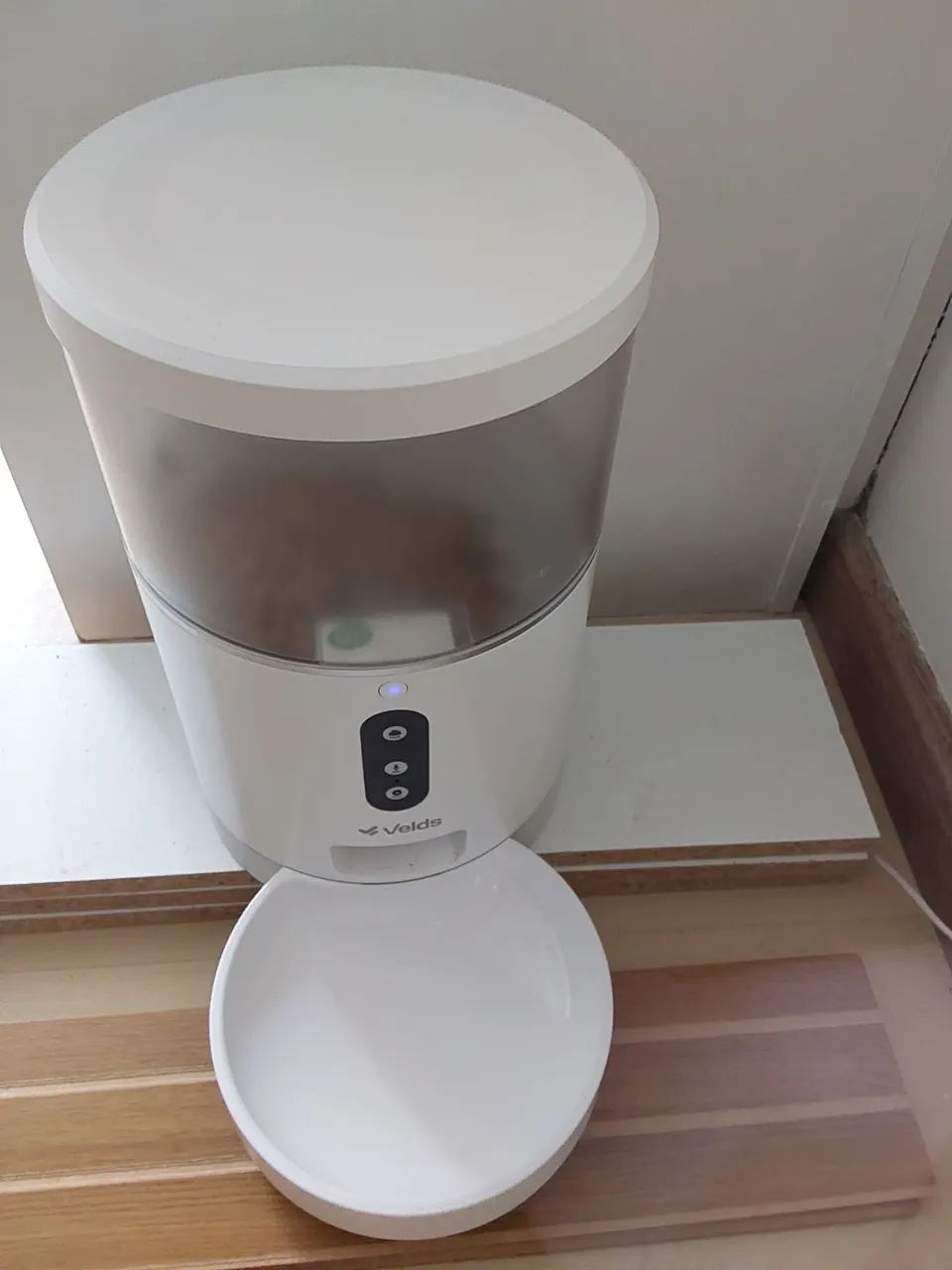 Comedouro automático wi-fi funciona a energia e a bateria. - Foto 4