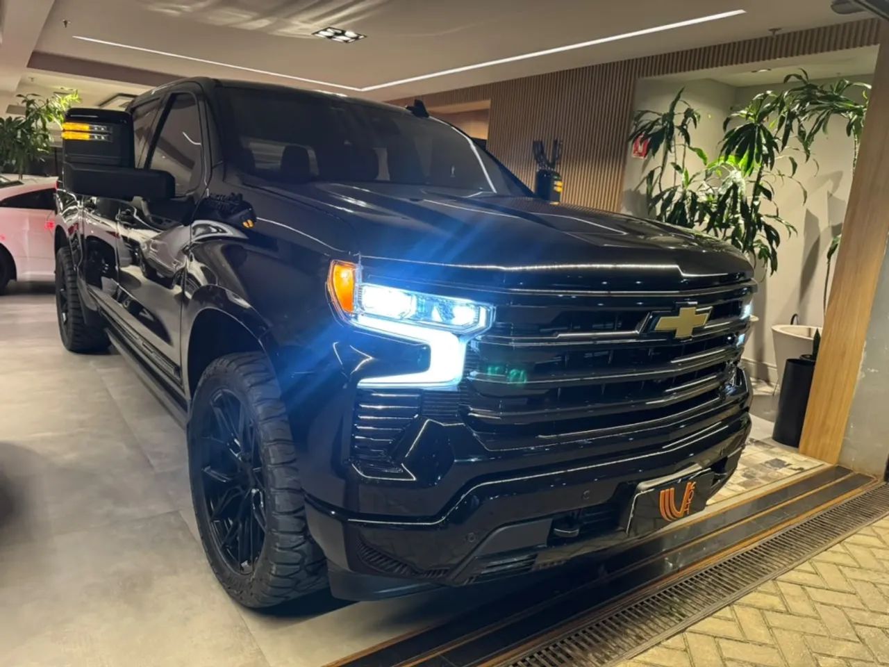 Chevrolet Silverado Silverado High Country 5.3 V8 AWD Aut. 2025