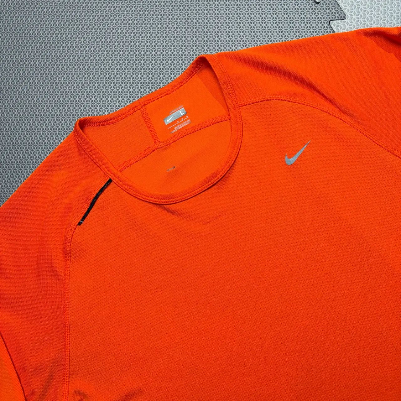 MANGA LONGA N!K3 MILER LS UV DR!F!T ORANGE - Foto 2