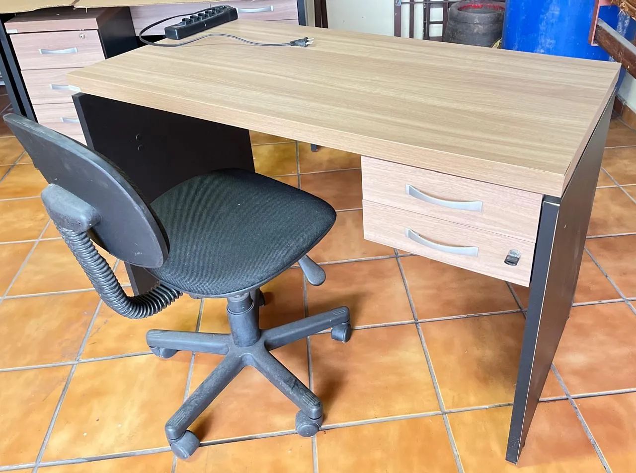 Mesa + Cadeira em Ótimo Estado  - Foto 4