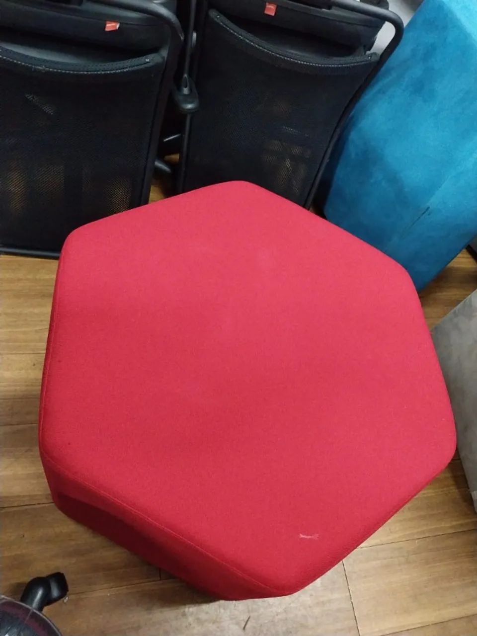 Puff hexagonal - Cavaletti Para Escritório - Foto 3