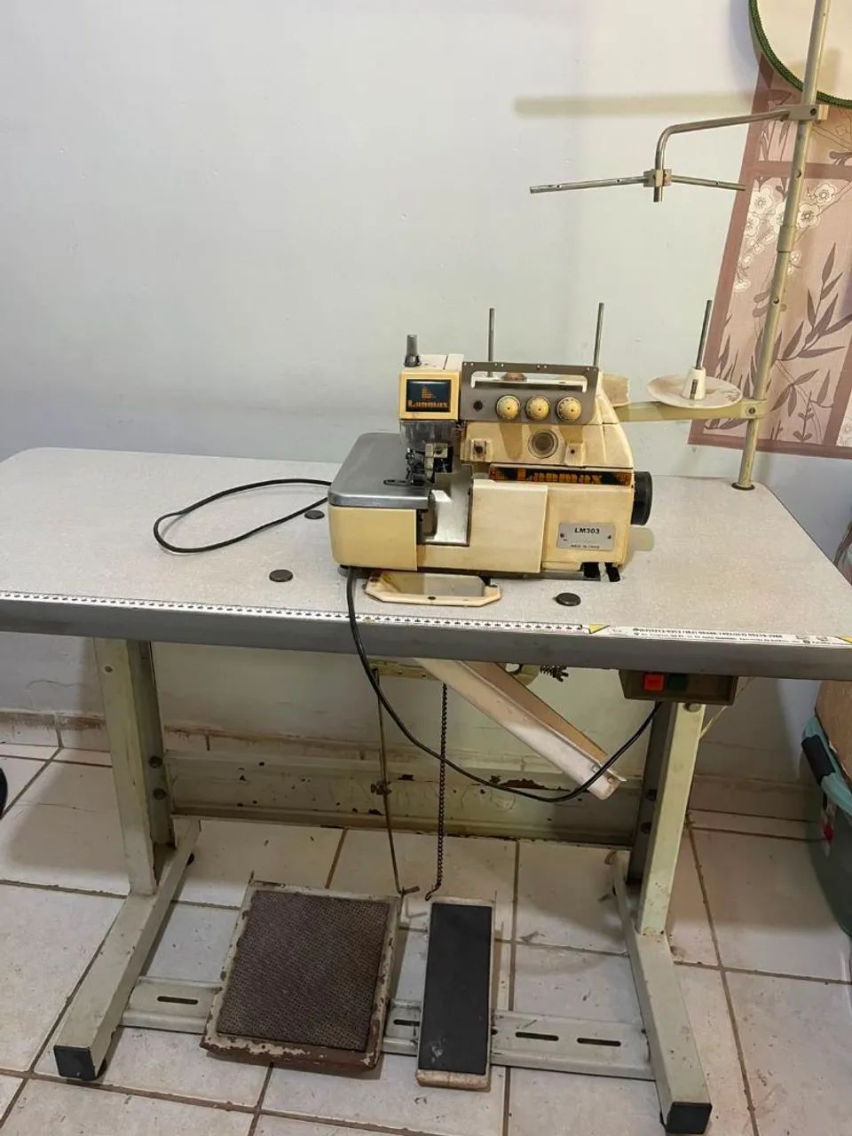 Máquina overloque 