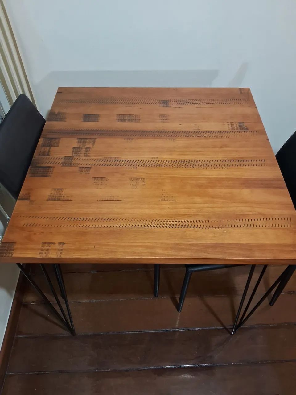 Mesa com 02 cadeiras - Foto 2