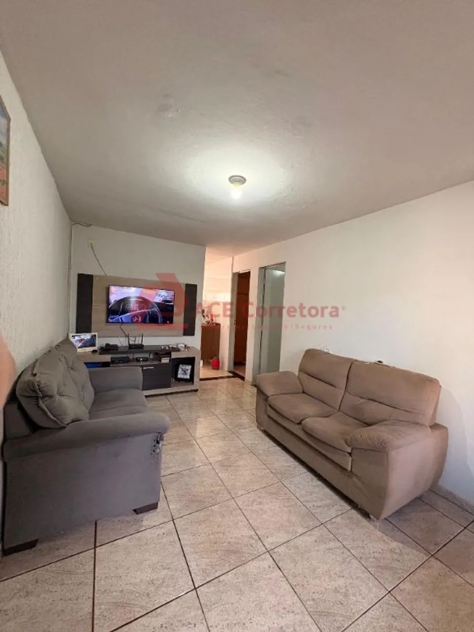 Casa com 2 Dormitórios e Garagem para 3 Carros - Foto 3