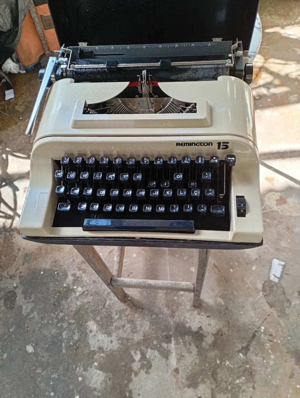 Máquina de escrever 65578372498050120