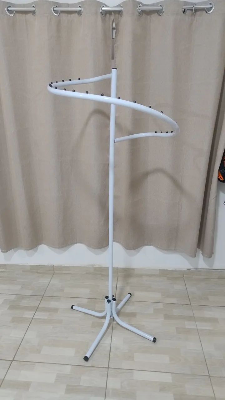 Arara de roupas (1,60m)