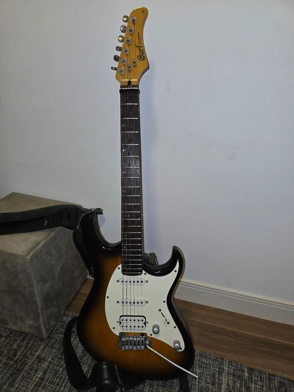 Guitarra Cort G250