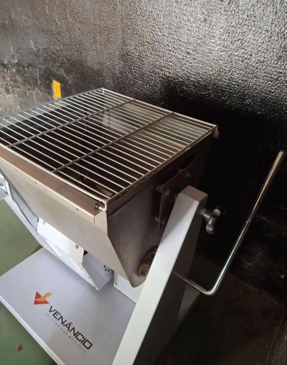 Máquina de bater massa para salgados 