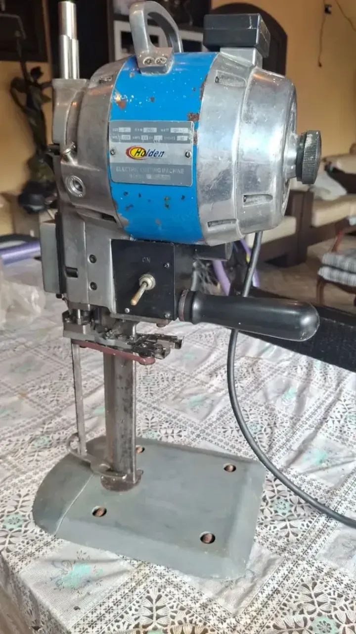Máquina de Corte de Tecido DC-3B Sansei - 220V Industrial