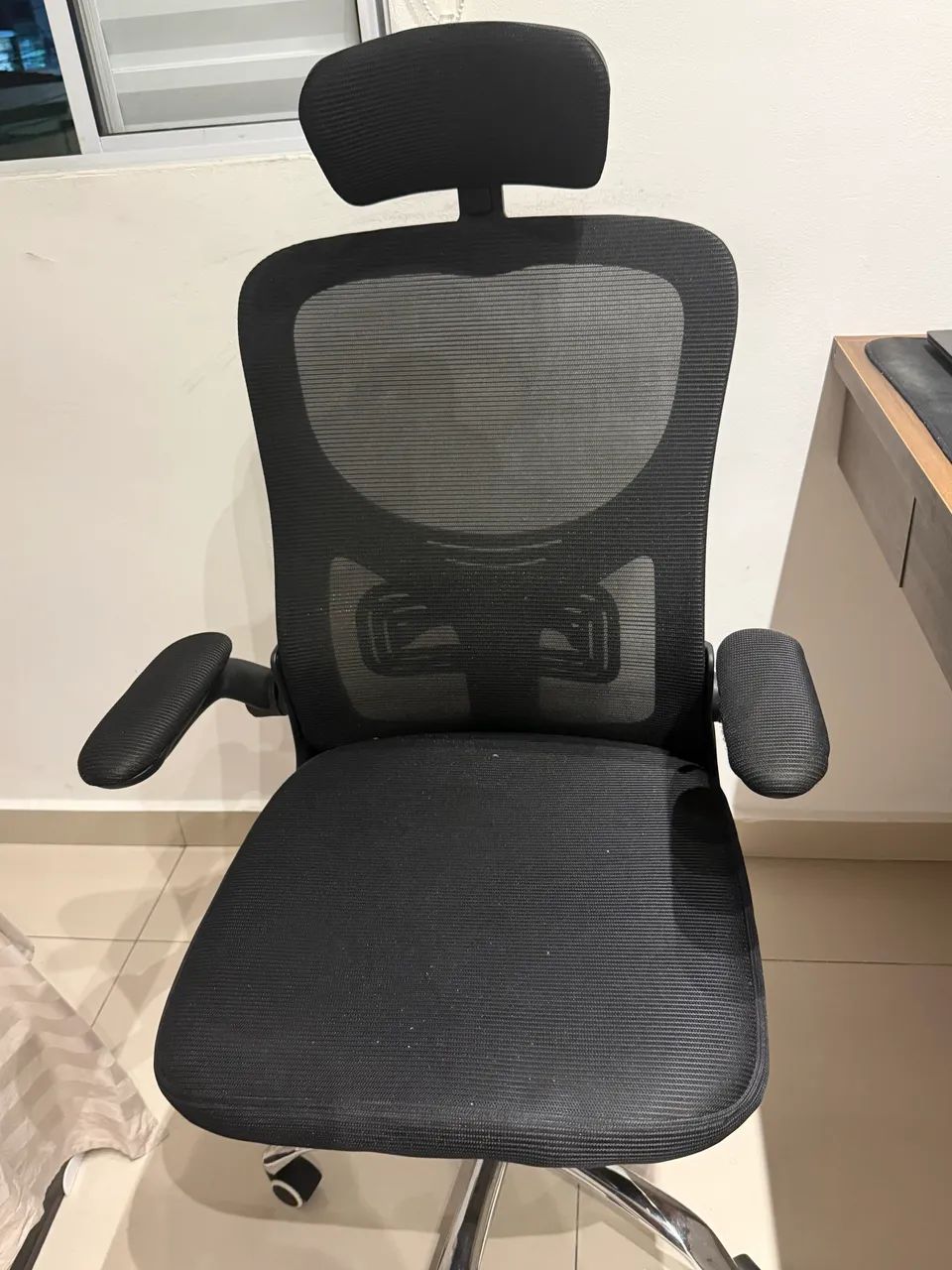 Cadeira escritório nova 