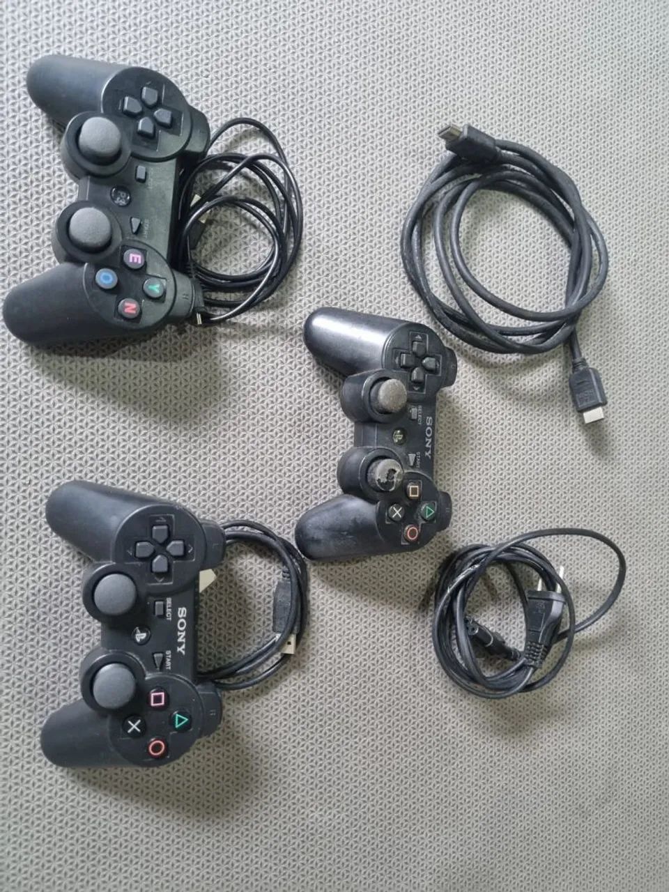 Vendo Playstation 3 com 2 controles e 15 jogos originais  - Foto 5