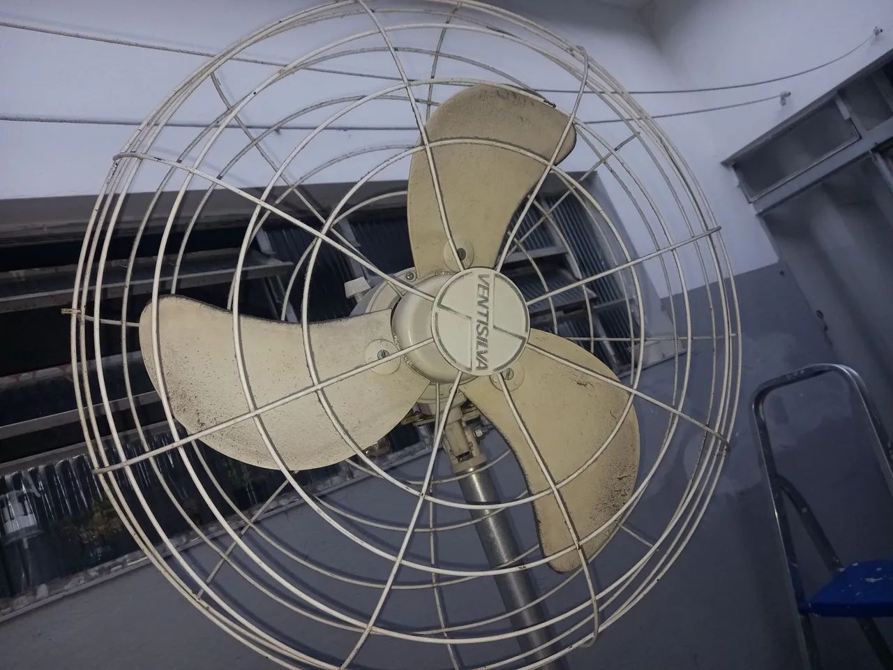 Ventilador com base usado - Foto 4