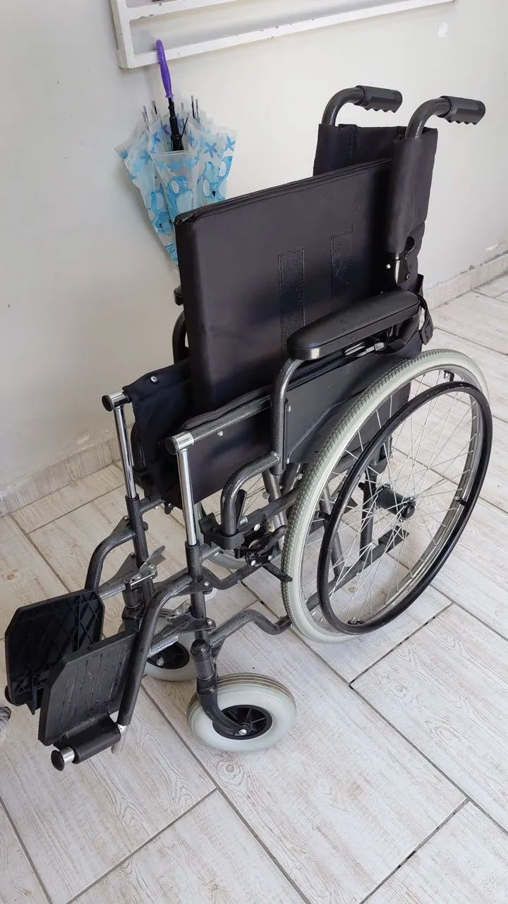  Cadeira de rodas - Foto 2