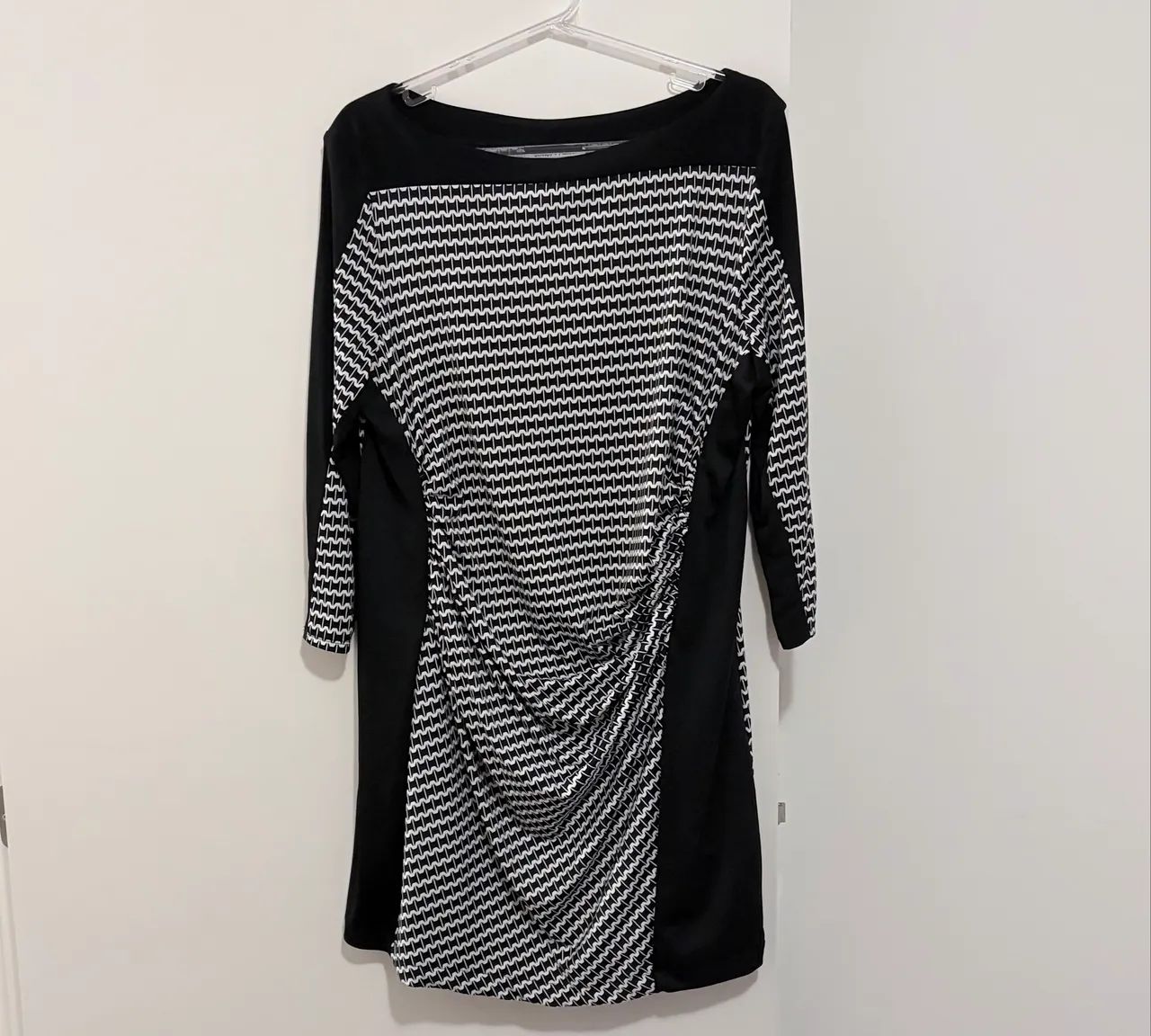 Vestido preto e branco GG