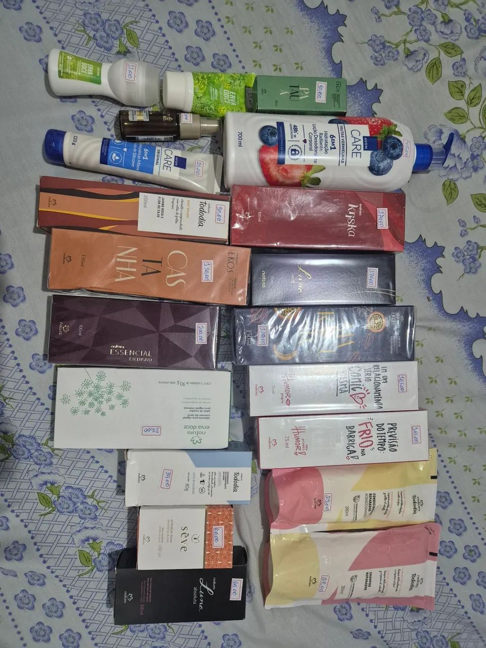 Perfumaria natura e avon