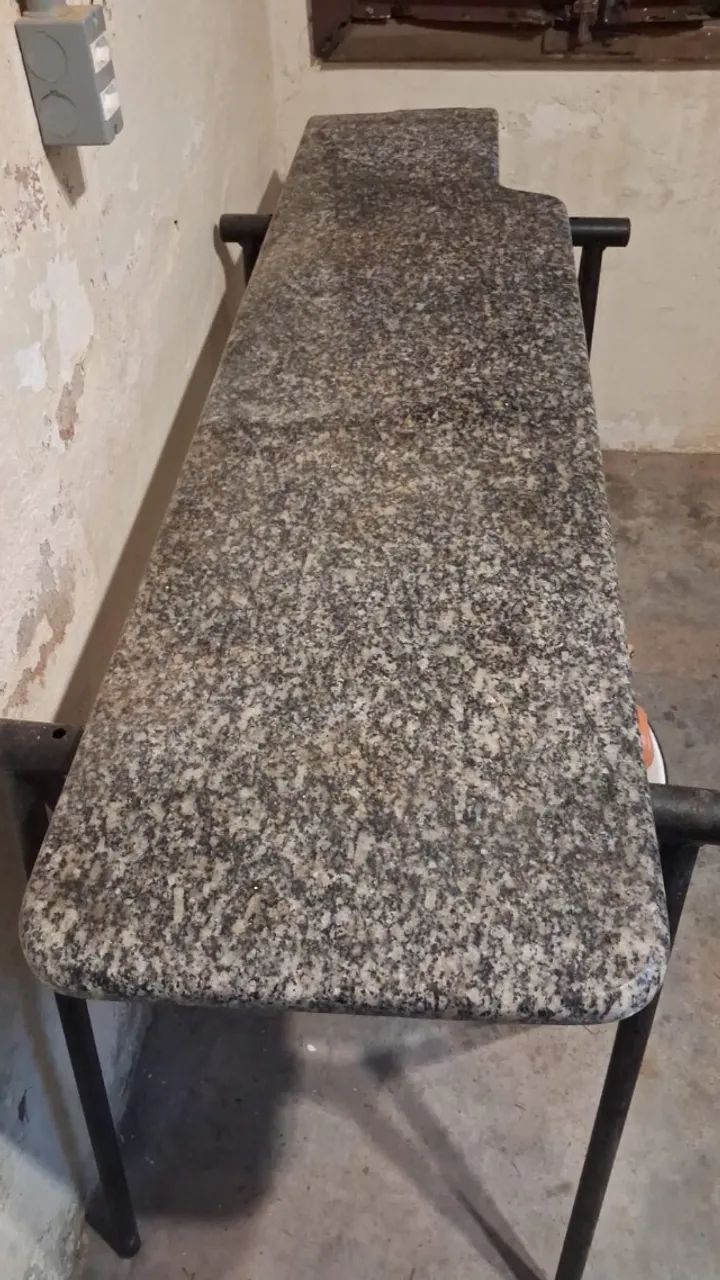Pia de mármore e pedra para balcão.