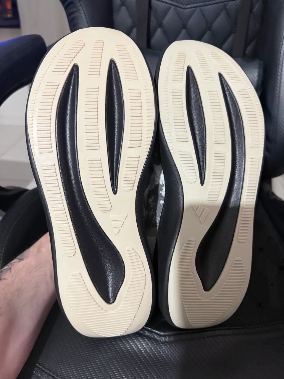 Tênis Adidas Hyperboost Edge - tamanho 43  - Foto 3