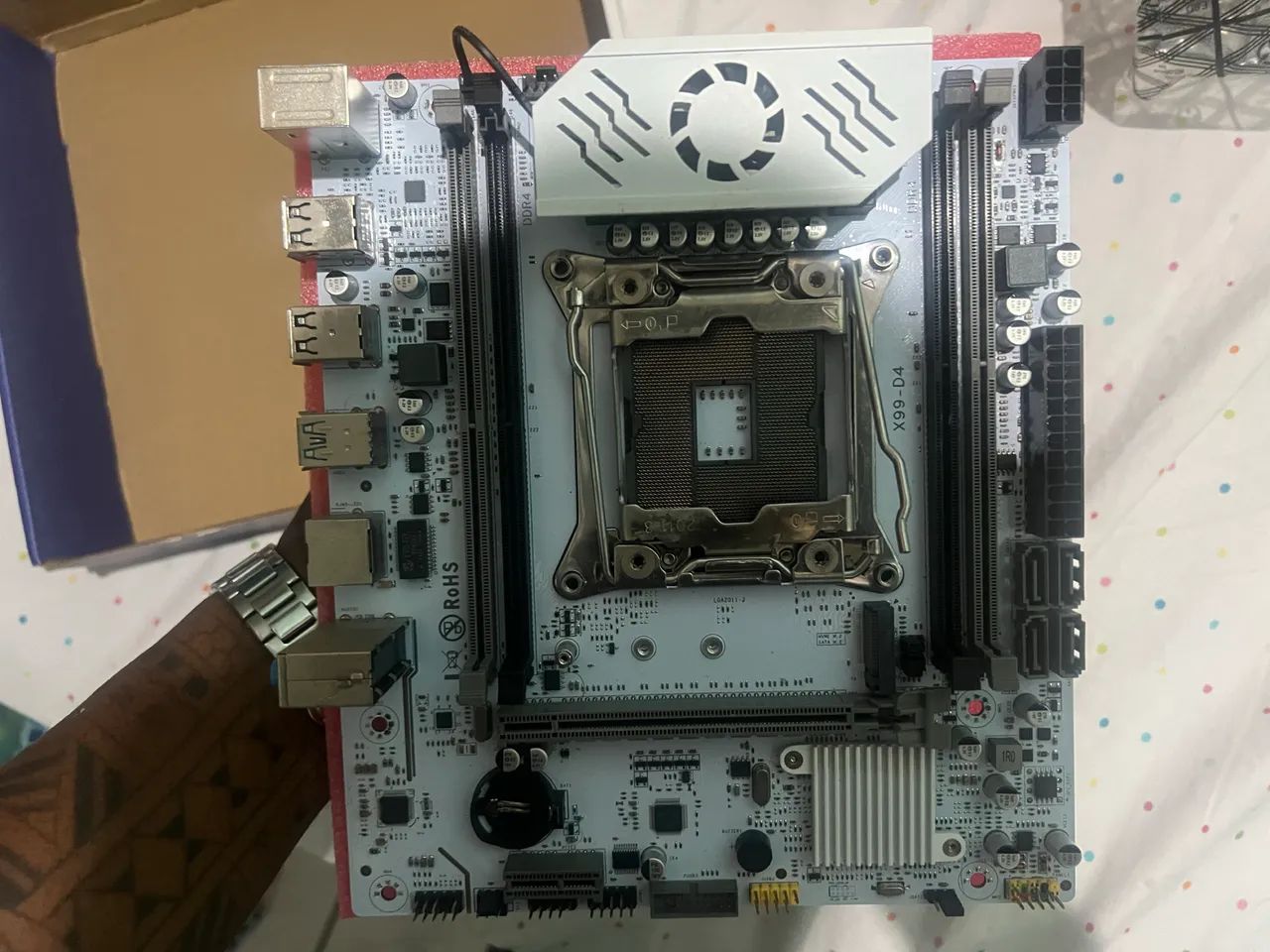 Placa x99 d4 branca//dando 5bipes,porém ligando - Foto 2
