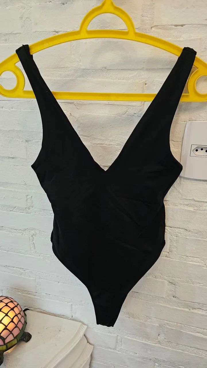 Colant zara preto super decote